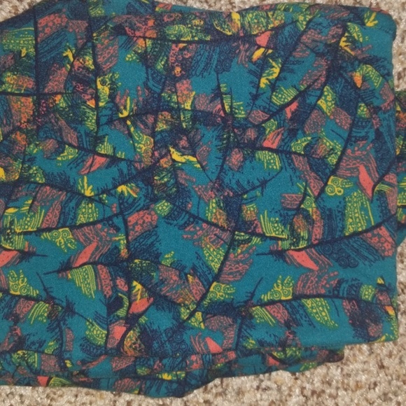 Lularoe Os leggings - Picture 3 of 8